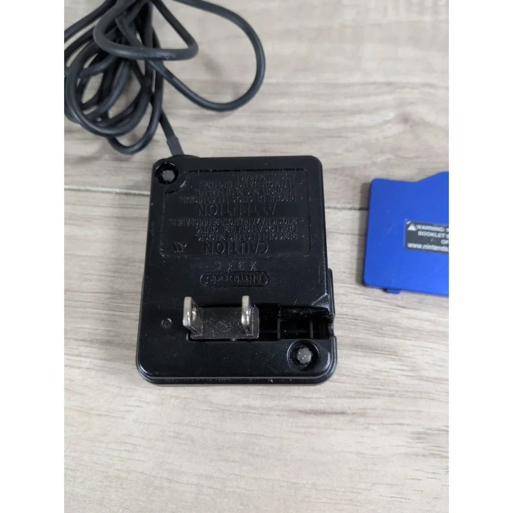 Nintendo Game Boy Advance SP Blue ( FOR PARTS OR NOT WORKING )